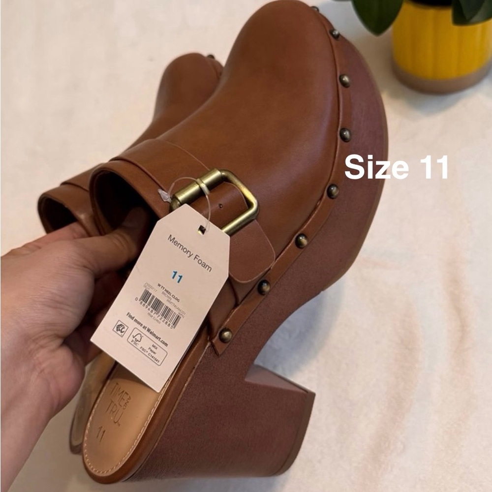 Time and Tru Women's Faux Leather Heeled Clogs, Size 11